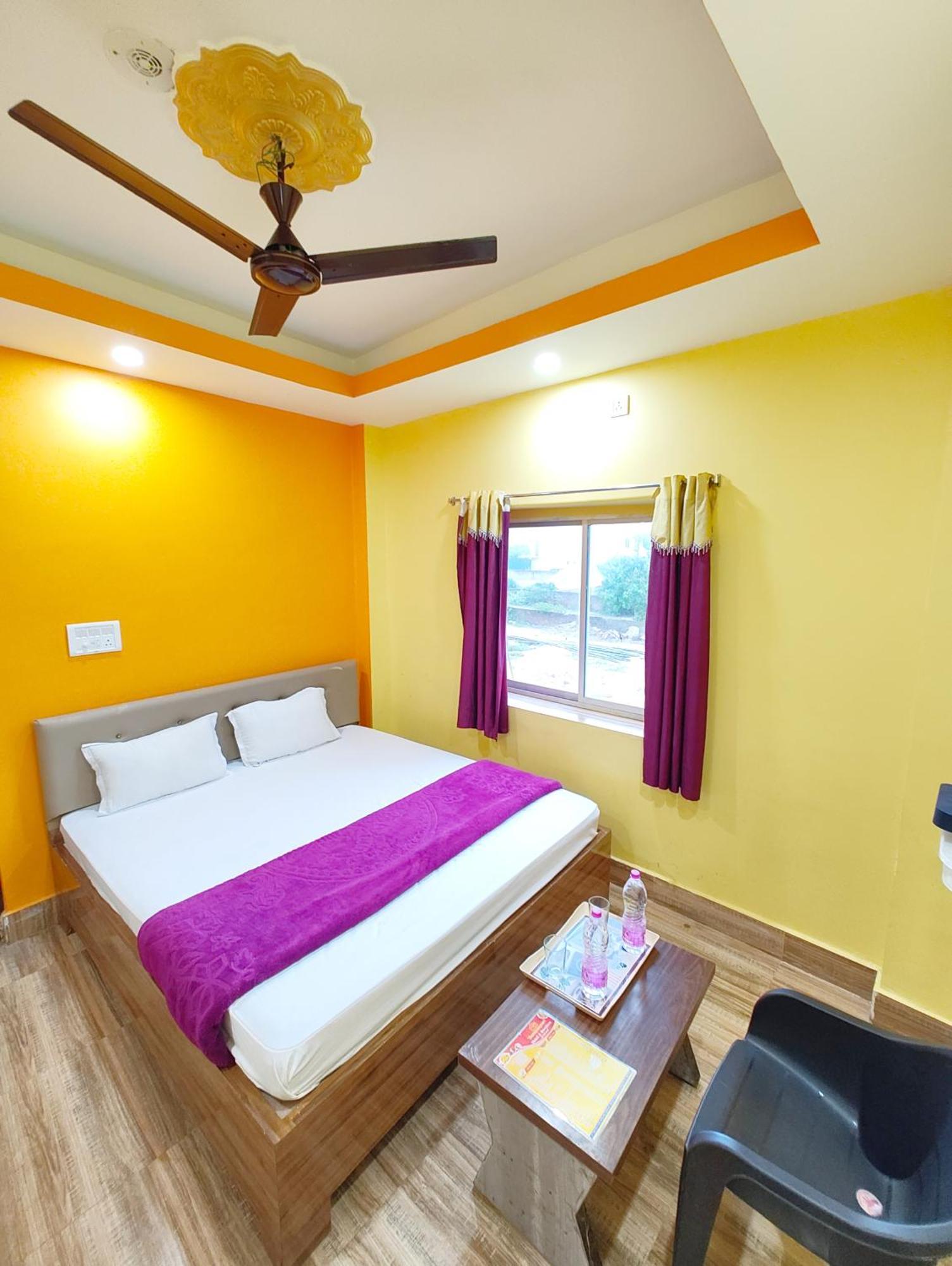 Goroomgo Sahoo Palace Puri - Prime Location Near Sea Beach - Excellent Service With Parking Facilities Eksteriør billede