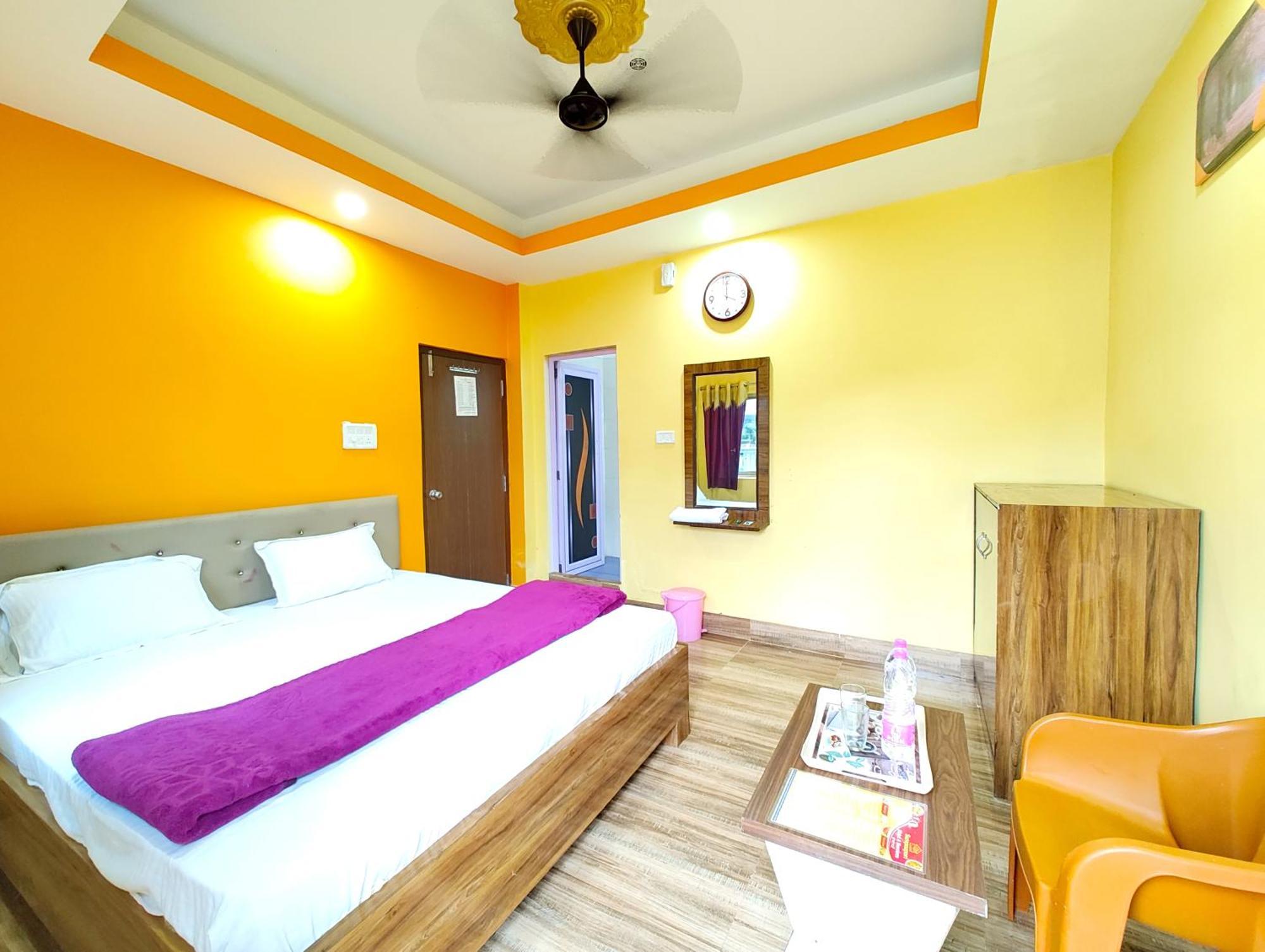 Goroomgo Sahoo Palace Puri - Prime Location Near Sea Beach - Excellent Service With Parking Facilities Eksteriør billede