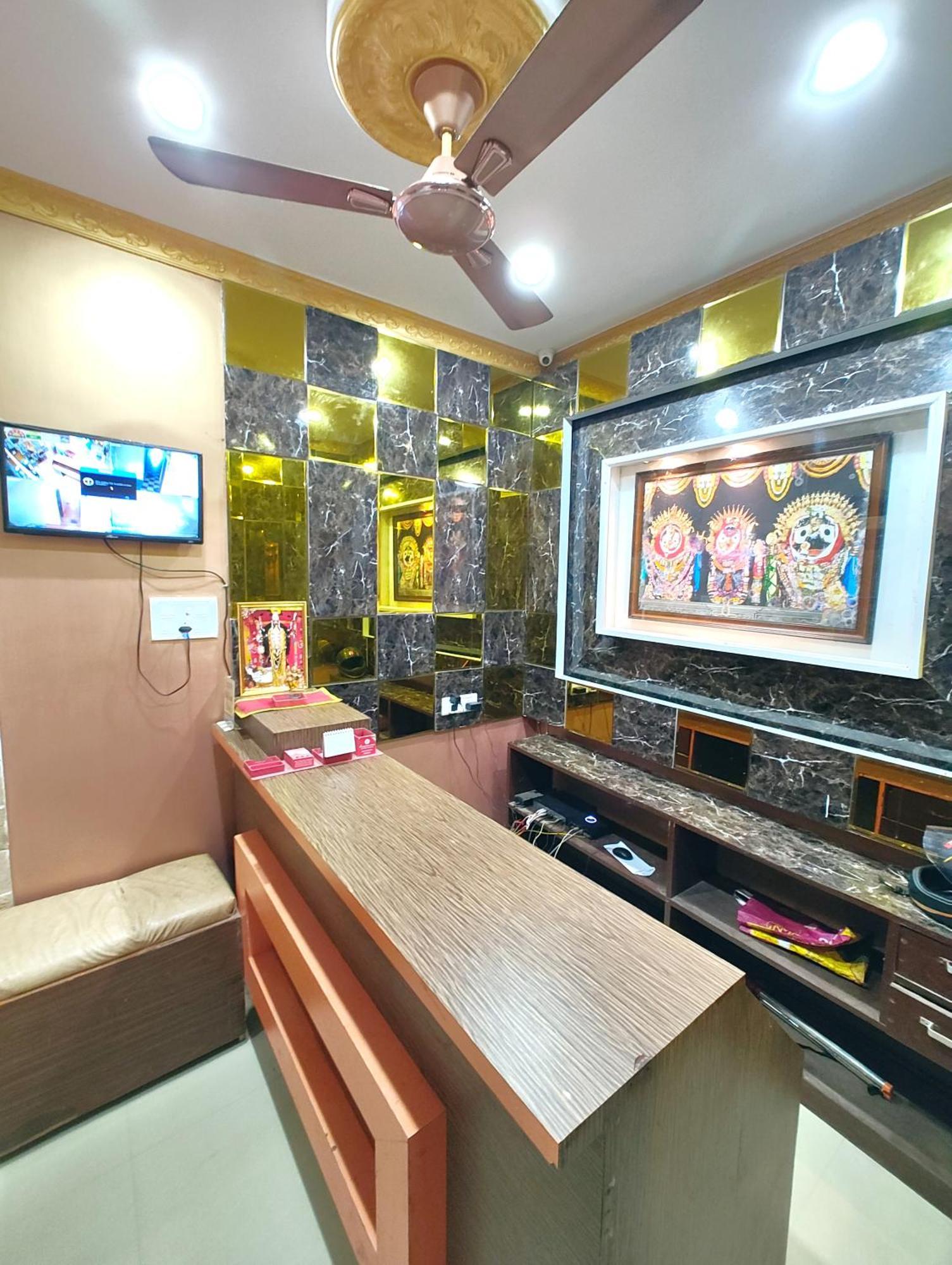 Goroomgo Sahoo Palace Puri - Prime Location Near Sea Beach - Excellent Service With Parking Facilities Eksteriør billede
